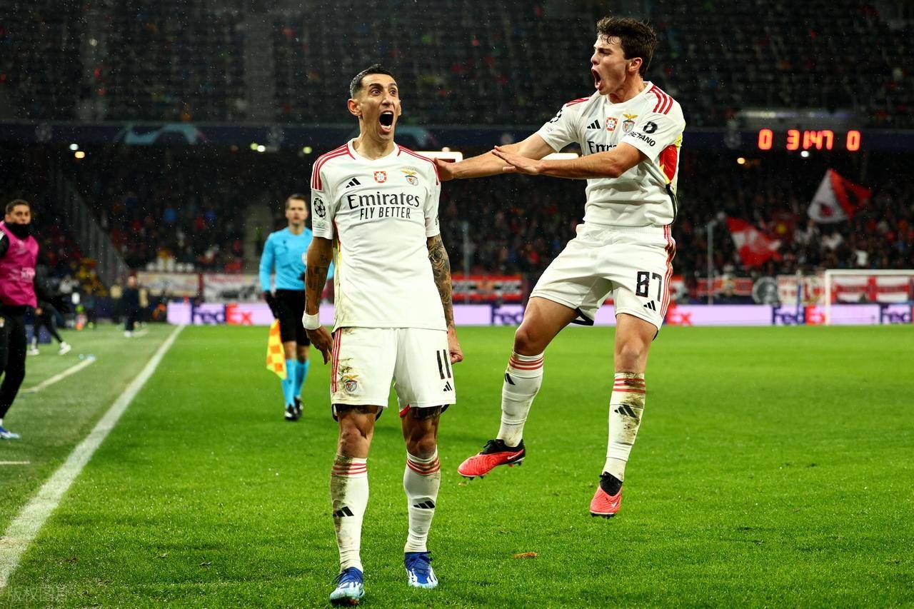 九游旧版本下载链接-赛地聚焦——欧冠窗口期热度飙升；洛杉矶快船造点机会；质疑声仍在；年轻球员得到机会(毕尔巴鄂竞技vs巴塞罗那比赛分析)