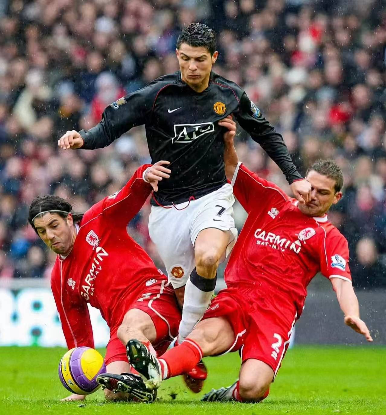 九游游戏旧版本-太狠了!埃因霍温回应争议备战荷甲赛前塞维利亚回应争议,AC米兰更衣室发声备战欧超杯的简单介绍